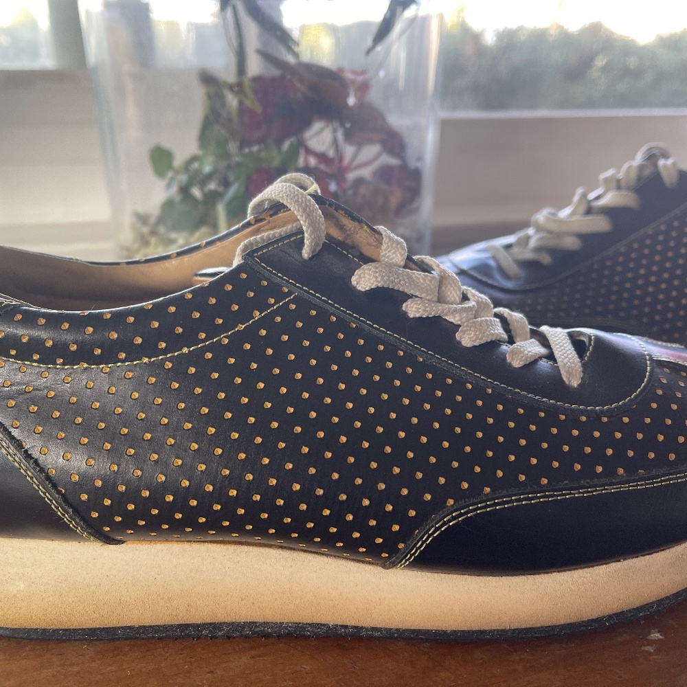 Dooney & Bourke Sneakers Leather Perforated Shoes - Picture 4 of 4